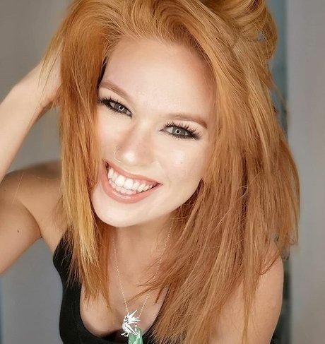 Hollie Bennett modèle hd photos