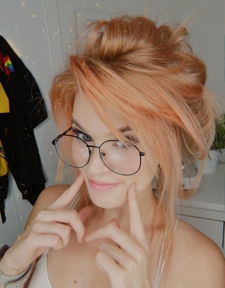 Hollie Bennett actrice artistique photos