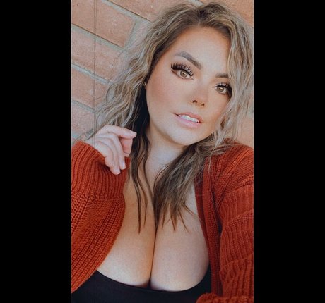 Lilly Zamora star du porno chaud galerie