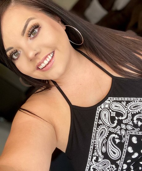 Lilly Zamora actrice érotique collection