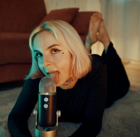 Kitty Cat Helza modèle nu galeries