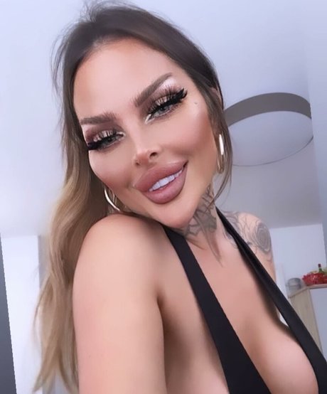 lola official actrice xxx collection