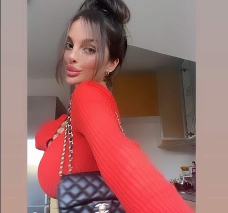 lola official modèle xxx image