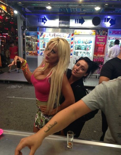 Gatina22 modèle érotique collection