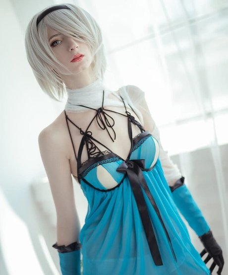 Holly White modèle chaud img