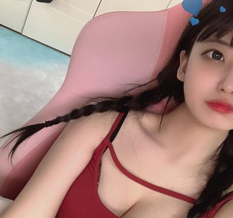 azuan2001 modèle adulte archive