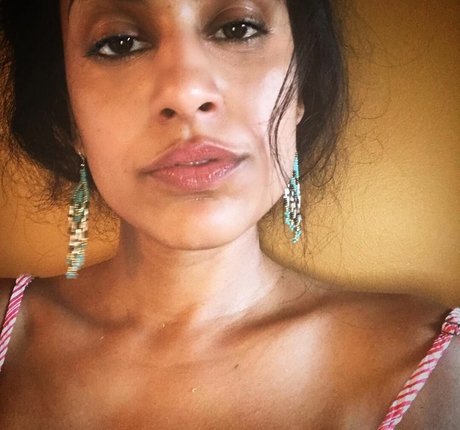 Agam Darshi actrice de sexe img