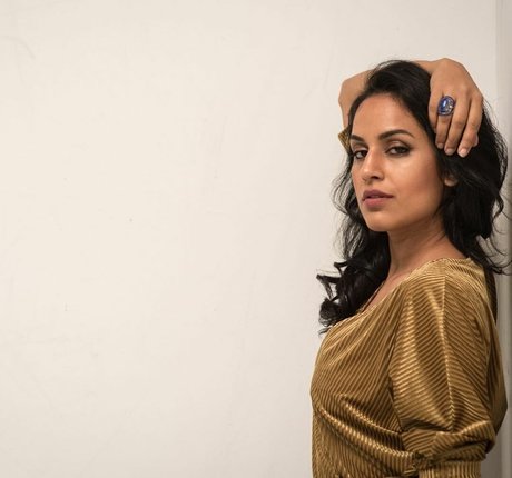 Agam Darshi star du porno nue galerie