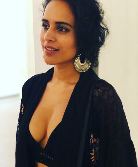 Agam Darshi étoile adulte images