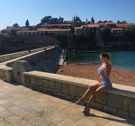 Elena Dostic actrice porno photos