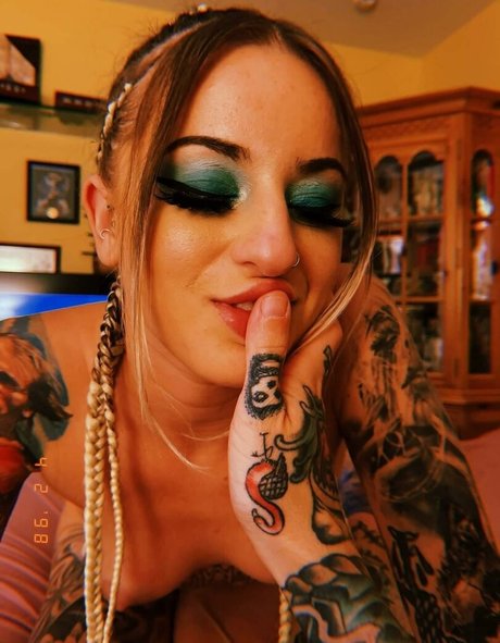 Inksta Angel star pornographique galerie