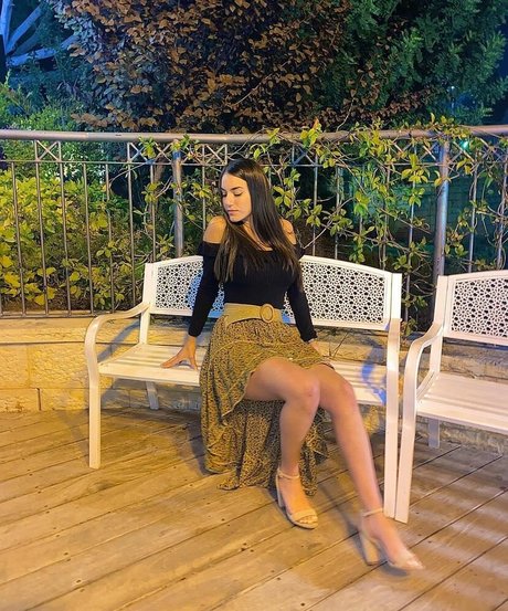 Sara Avni étoile nue galeries