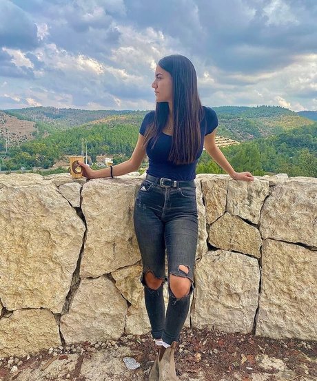 Sara Avni étoile sexy des photos