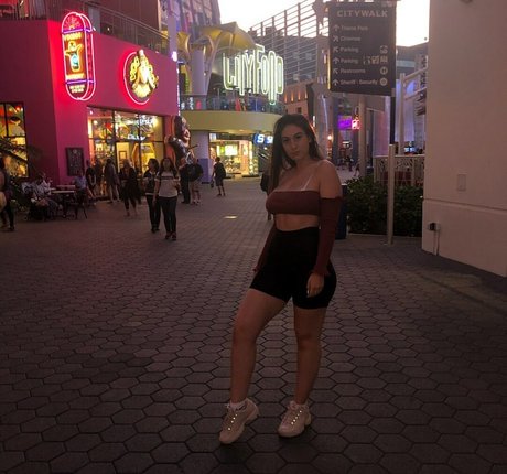 rousse aux gros seins onlyfans pornographique hd image