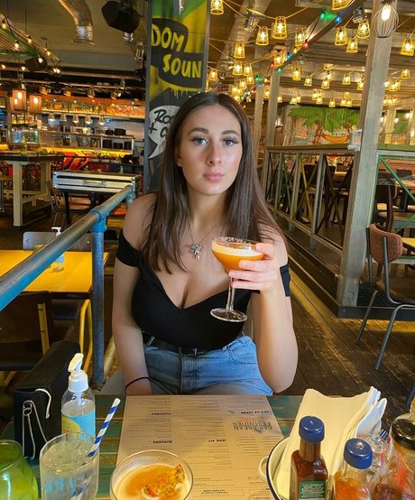 Soph Alice actrice nue photos