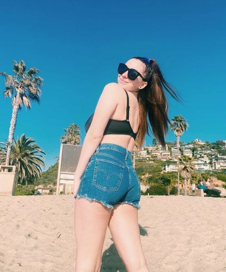 Lily Patrick sexe star img