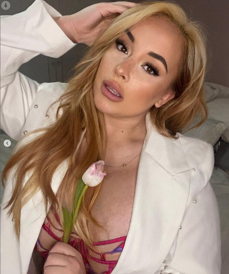 éjacule sur la langue onlyfans jolie xxx photo