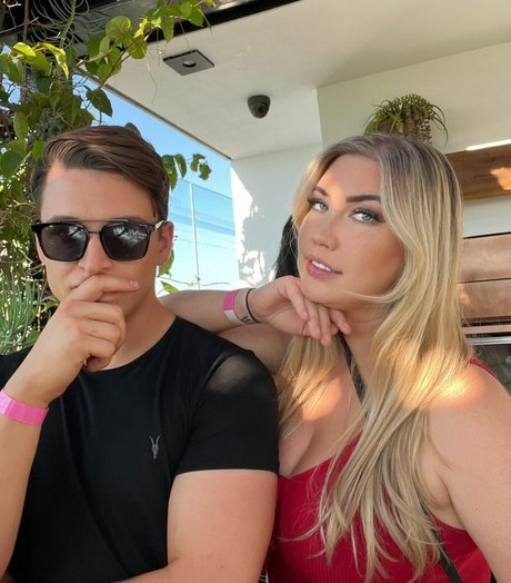 infirmière brune onlyfans parfait nu images