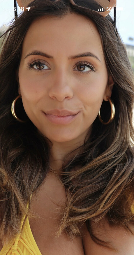 Julia Holtzman star érotique archive