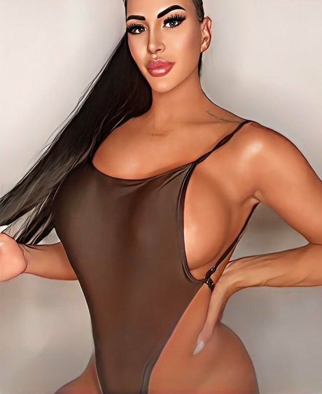 Alana Jurado jolie star du porno galeries