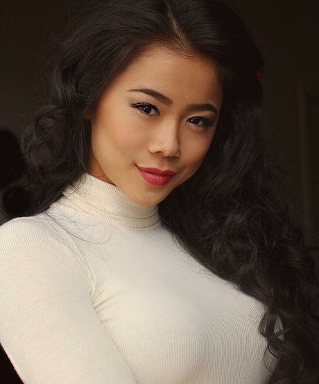 Leah Lewis nus star du porno images