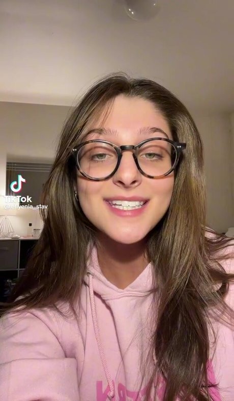 Efiyenia Stavropoulos étoile photos