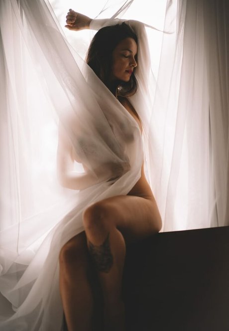 Kami Queiroz actrice xxx galerie