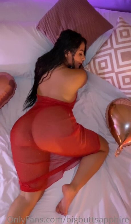 Ms Sapphire star du porno exclusive photos