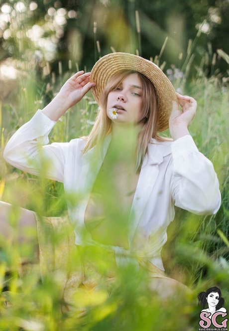 Tihomirova Natali modèle sympa des photos