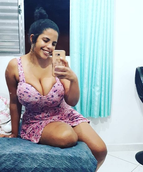 Mayla Coimbra joli modèle des photos