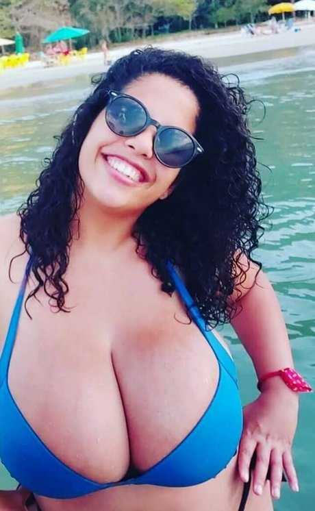 Mayla Coimbra modèle porno image