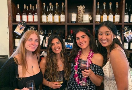 fille courbée dà côté onlyfans pornographique gratuit photo