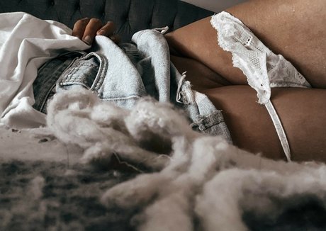 Merindah Brooke étoile nue galerie