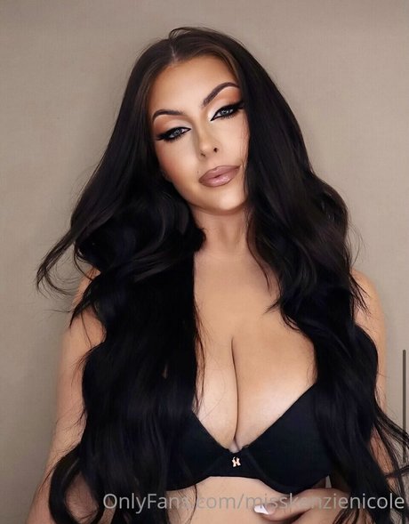 Makenzie étoile de haute qualité photos