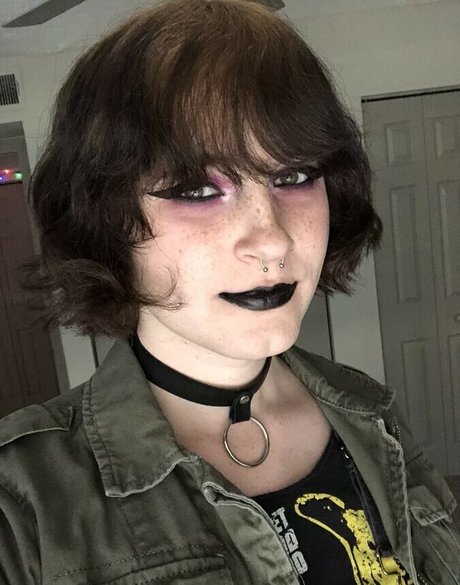 Scarlet Skeie meilleur modèle photo