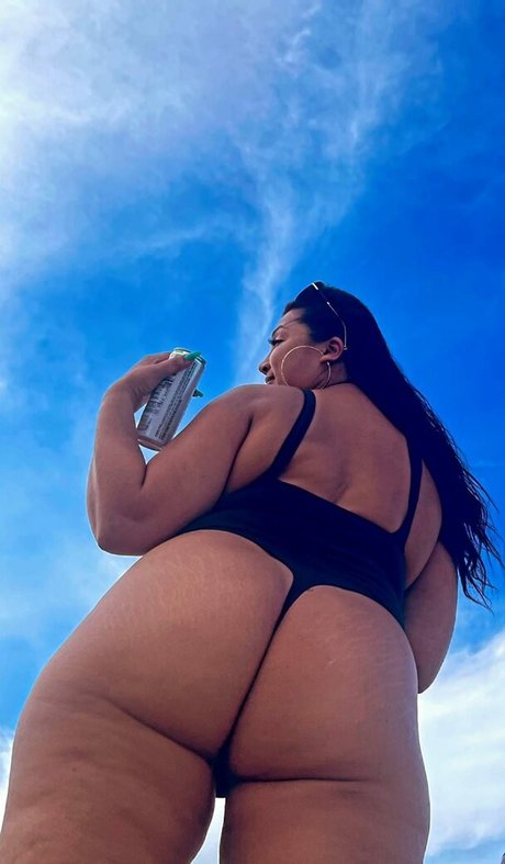 Aziastar modèle érotique collection