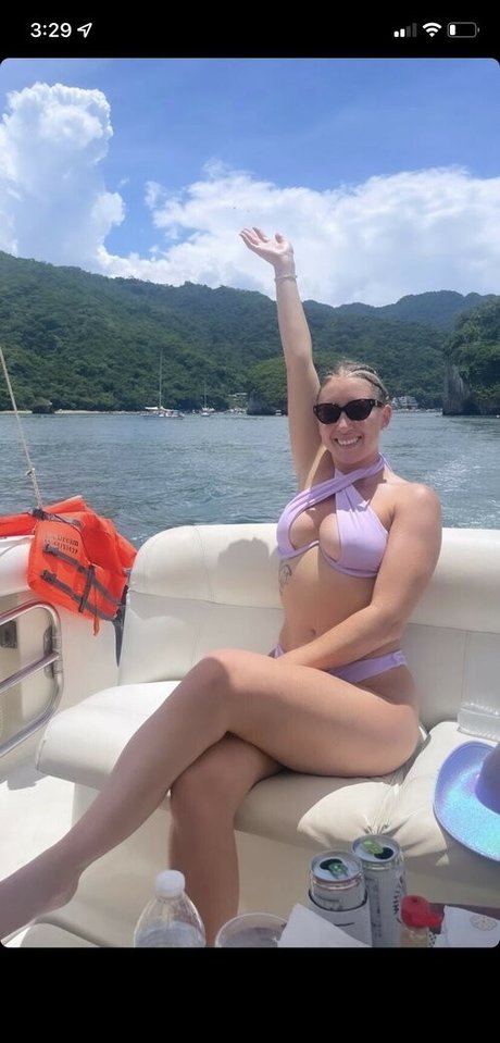 Christina Z modèle joli des photos