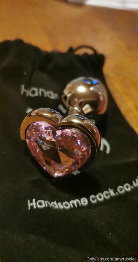 amyroseleal actrice érotique images