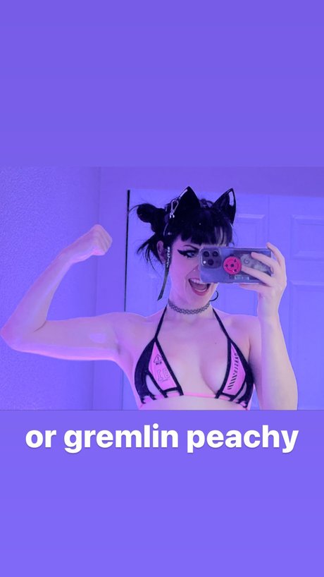 PeachyFry actrice hd photo