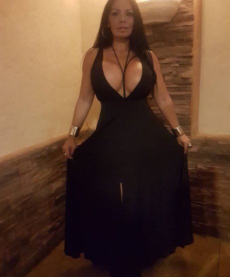 Carolina Luna modèle exclusif archive