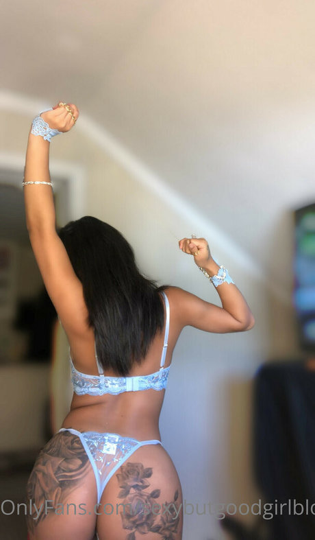 jolie chatte onlyfans des nus parfaits photo