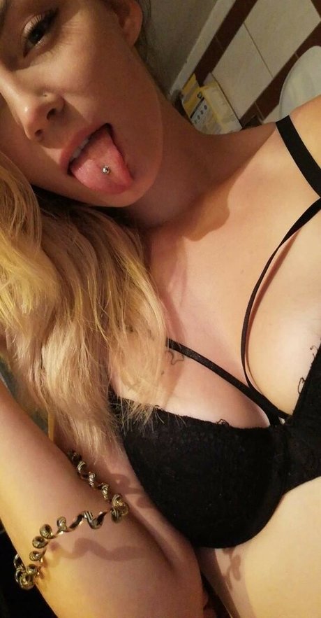 Sandra Gowska modèle érotique images