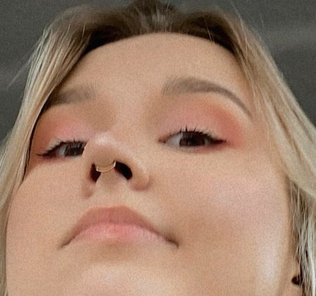 DollHole GrabFuck modèle parfait photo