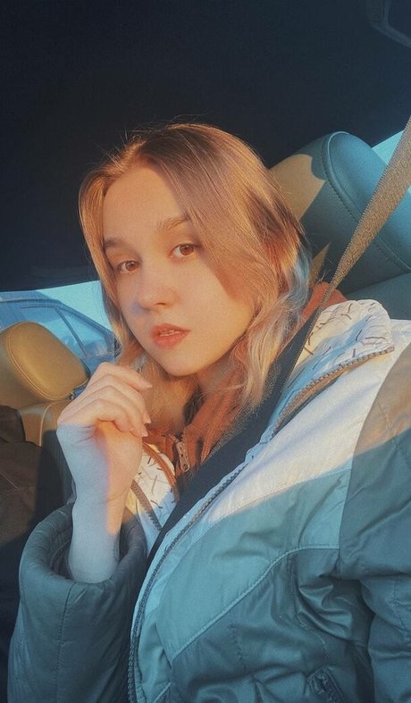 DollHole GrabFuck modèle magnifique archive