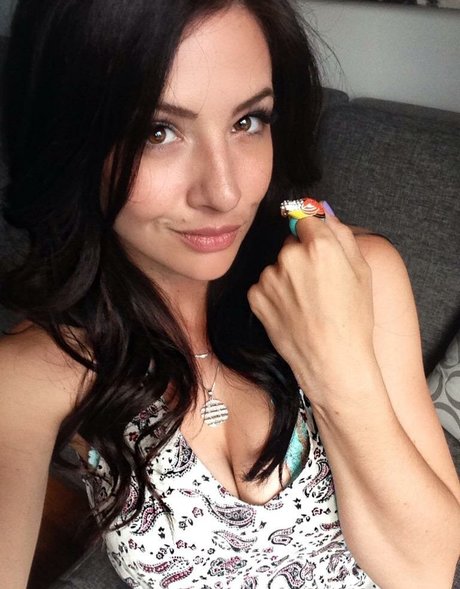 TJHeart star du porno sympa img