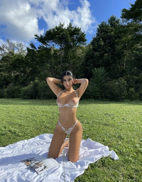 Mikaelatesta actrice artistique photos