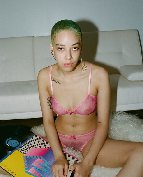 Sebastian Rosemarie modèle artistique photo