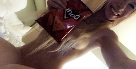 filles célèbres onlyfans hd sympa image