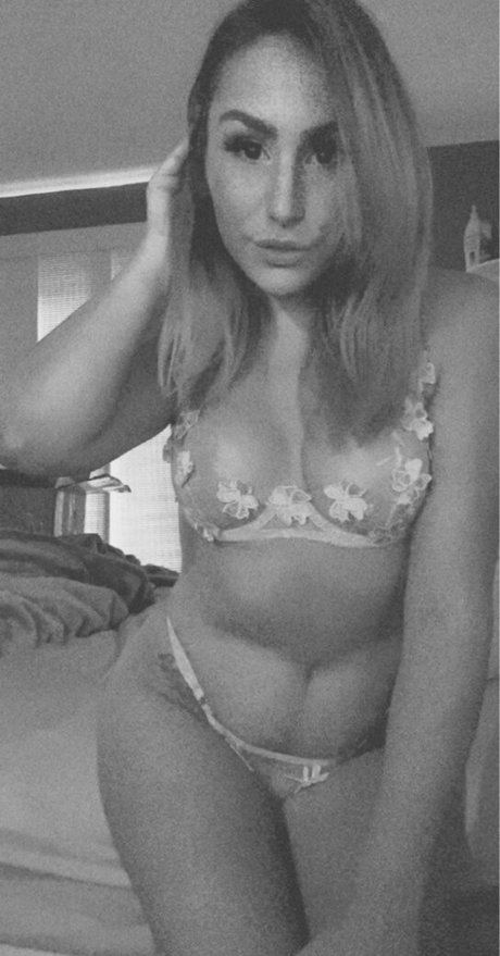 fétichisme des pieds ébène onlyfans haut sexy image