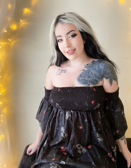 Valerie Vampyr modèle xxx img